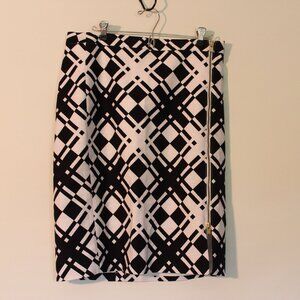 Talbots ~ Geometric Print Side Zip in Front Pencil Skirt in Black/White